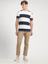 Cotton-blend crewneck in classic stripes for an on-the-go look that's stylishly pulled together.Crewneck50% cotton/50% polyesterMachine washImported