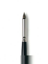 A synthetic brush that is precisely cut and designed to create the perfect smoky eye. Can be used wet or dry and the unique shape allows for mistake-proof application and complete control. Use the tip of the brush for a classic thin line or apply pressure to smudge along the lash line. Use the side of the brush to build color and smoke out the eye. 