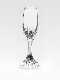 A classic beveled pattern extends down the stem of a luminous flute crafted in pure lead crystal. From the Massena Collection 5.25 oz. 8½ high Hand wash Made in France