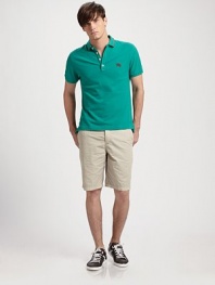 You'll be ready for the weekend in this comfortable, easy-going cotton twill short.Button-down belt loopsSide slash pocketsFront and back welt pocketsInseam, about 9CottonMachine washImported