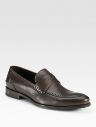 Slip-on leather loafer with embroidered signature logo detail.Leather upperPadded insoleLeather soleMade in Italy