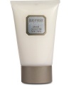Almond Coconut Milk Hand Creme. A rich hand creme that never leaves a greasy film on the hands. Grape and olive oils soften and moisturize, while soy proteins rich in amino acids help in the repair process. Fragrance is fragrance rich with powdered sugar, vanilla extract and a hint of cinnamon. Includes notes of vanilla mousse as well as vanilla meringue. 2 oz. 