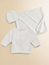 A warm knit blanket in soft cotton is best for sleeping baby. Cotton; machine wash Imported