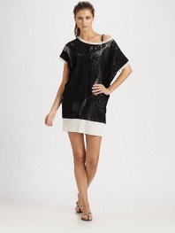 Full of lace, this design can be worn on or off the shoulder.Short sleevesFully linedPolyamideDry cleanMade in Italy