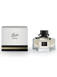 A subtle floral scent. Composed of both Rose and Osmanthus Flower, sensual and sophisticated. Top note of Citrus and Peony with base notes of Sandalwood and Patchouli. Signatures of the Gucci fragrance world. 