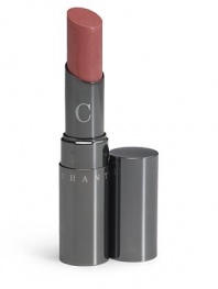 LIP CHIC is a revolutionary hybrid that combines the rich, even coverage of a lipstick with the high shine and plumping effects of a gloss. This exceptionally comfortable formula is easy to apply and is shiny but never sticky. Added collagen gives lips a boost, leaving them fuller and more youthful in appearance, but without irritation. 