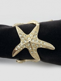 Sparkling starfish rings are showered with hand-set Swarovski crystals. Also available in platinum-plated metal. Gold-plated metal Beautifully gift boxed Set of 4 Imported