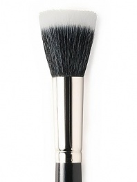 This professional quality brush is made of black goat hair and white synthetic taklon fiber that pick up, hold and release powder onto skin. Ideal for use with Shimmer Bloc, Illuminating Powder, Loose Shimmer Powder and Face Tint. 