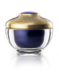The neck and décolleté are, after the face, the two zones that are the most sensitive to the effects of aging. Because the skin is naturally thinner, the neck and décolleté are prime targets for the premature appearance of wrinkles and pigmentation flaws. The Orchidée Impériale Neck and Décolleté Cream is a rich creme that redefines and enhances the delicate neck and décolleté area.This action is reinforced by a double anti-slackening effect.