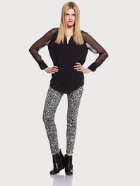 Bold leopard print pops on ultra-skinny stretch denim.THE FITSlim fitRise, about 8Inseam, about 29THE DETAILSZip flyFront and back pockets98% cotton/2% elastaneMachine washMade in USA of imported fabric