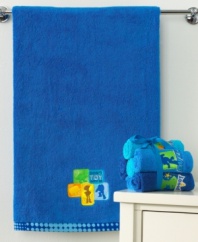 To bath time and beyond! This playful washcloth set makes cleaning up fun with soft terry in solid shades of blue. Featuring accent embroidery of your favorite Disney Toy Story characters on three of the towels.