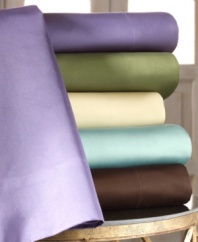 Splendidly soft and sleek, this 800-thread count sheet set offers a simple design, but with a contemporary look and feel. Choose from an array of chic hues for your bedroom.
