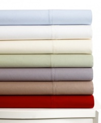 Suite luxury, night after night. This 1000-thread count sheet set boasts rich Egyptian cotton and single-ply construction for exceptional softness. Choose from a variety of beautiful hues.
