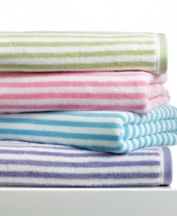In line with. Put a bit of pep into your daily routine with this brightly-colored Bambini Lines hand towel, featuring whimsical stripes on a pure cotton ground for a playful addition to your bathroom. Choose from a range of fun hues.