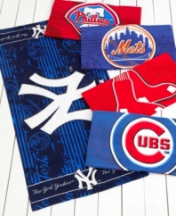 Hit one out of the park. This soft cotton Major League Baseball beach towel brings team spirit to the shore with signature team graphics and colors.