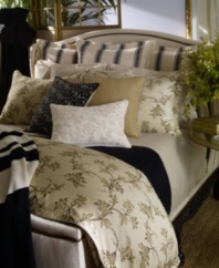 The golden age of elegance. Featuring a sophisticated print of meandering vines and blossoms, the Plage D'or comforter from Lauren Ralph Lauren is decidedly timeless. Featuring 450 thread count cotton sateen embellished with a 1/8 grossgrain cord along the edges. Reverses to self. (Clearance)