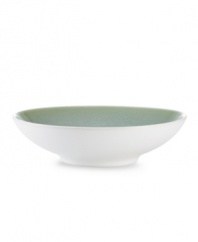 With clean lines and splashes of green, the Kealia cereal bowl dishes out casual fare with modern elegance, plus all the convenience of dishwasher- and microwave-safe stoneware from Noritake.