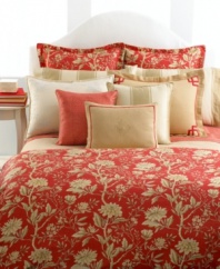 A lively, chinoiserie-inspired pattern adorns Lauren Ralph Lauren's Villa Camelia duvet in a bold paprika hue for a chic and inviting result. Woven of pure cotton.