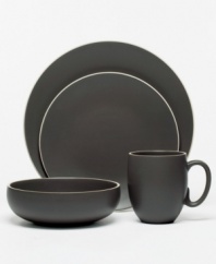 With a powdery matte finish and clean modern shapes, the 4-piece Naturals place settings from renowned designer Vera Wang bring minimalism to the table with chic style. In soft, natural graphite, it's perfect for coordinating with any decor.