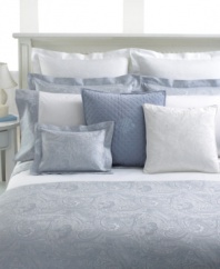 This Lauren Ralph Lauren woven jacquard pillow boasts an allover, tone-on-tone paisley pattern finished with a 1 1/2 tailored flange and hemstitch detail. Features pure, 370 thread-count cotton.