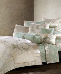 Reminiscent of traditional Eastern textile designs, this Harmoni king pillowcase features a green lily print in lush 400-thread count cotton sateen.The achieved look brings a comforting sense of serenity to your Natori bedding ensemble.