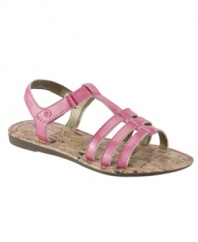 Fashion her feet in cuteness of Eiffel proportions.  She'll love slipping into the continental charm of these Paris sandals from Stride Rite.