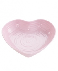 Celebrated chef and writer Sophie Conran introduces dinnerware designed for every step of the meal, from oven to table. A ribbed texture gives this sweet Portmeirion heart plate the charm of traditional hand-thrown pottery.