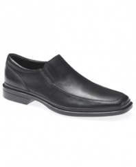 A sleek moc toe accents these smooth Calvin Klein men's dress shoes with subtle sophistication and plenty of modern charm. When you slide into this pair of men's loafers, you're sliding right into success.