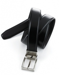 Versatile enough for the browns and blacks that make up your workweek wardrobe, this reversible belt was crafted in smooth leather and features a brushed nickel buckle with Nautica logo.