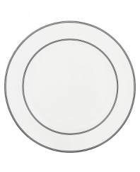 Leave it to kate spade to improve upon the classic sophistication of black and white. Dinner plates with a concentric pattern featuring the timeless pairing lend your tabletop easy elegance.