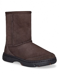 UGG Australia ultimate boot. Waterproof leather and twin faced sheepskin upper with EVA outsole for heel and forefoot cushioning. Sheepskin sockliner insole to naturally wick away moisture and keep feet dry.