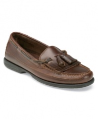 This classic tassel loafer toes the line that divides your work week lineup of men's dress shoes from your off-the-clock wardrobe and can easily take you from a Friday at the office to a night on the town.