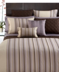 Ultra-modern with an undeniable sense of chic, the Quadrus Stripe duvet cover from Hotel Collection features a sophisticated stripe print in luxurious, 400-thread count Pima cotton treated with a wrinkle-resistant finish. Also features zipper closure; reverses to solid.
