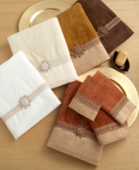 Elegant with opulent detailing, the Avanti Braided Cuff hand towels' style and texture are a welcome addition to any bathroom. Available in a variety of hues, these towels feature an ornate braided cuff.
