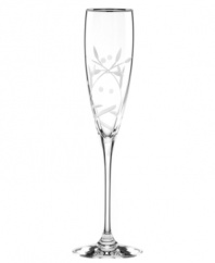 Worthy of a toast, this Lenox crystal flute features the Opal Innocence vine motif etched below a band of polished platinum. A beautiful companion to Opal Innocence dinnerware. Qualifies for Rebate