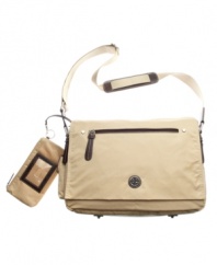 Function meets fashion in this trendy messenger purse, packed with essential organizer features by Giani Bernini.