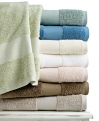Ultra-fine long staple cotton offers a beautiful sheen in this Luxury washcloth from Martha Stewart Collection, the ultimate in comfort and style. Special construction allows for high absorbency. Choose from a range of classic hues.
