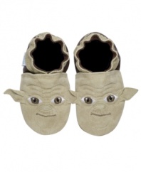 Star Wars Yoda comes to life on this 3D soft sole to share his wisdom with your Jedi Master in-training. Before they tackle the light saber Yoda will help your baby learn to walk with his non-slip suede outsole, comfortable suede upper and elasticized ankle for a secure fit.