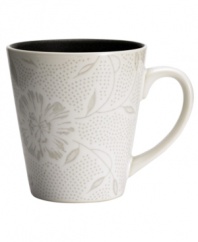 A fresh twist on a Noritake favorite, the Colorwave Graphite Bloom mug offers the same sleek style and durability as the original dinnerware pattern but with a pretty floral print.