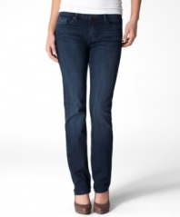 Levi's Classic Slight Curve jeans fit so well, they're practically custom-made for your figure! The straight leg style and well-worn blue wash are perfect for everyday wear.