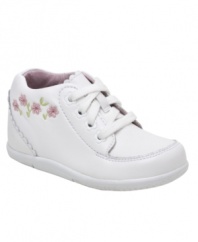 This adorable shoe has a classic white leather upper with dainty floral embroidery. Your little girl will love to wear the SRT Emilia with its adjustable lace tie closure, moisture-wicking, eco-friendly lining, self-molding footbed with heel cradle, and padded collar for comfort.