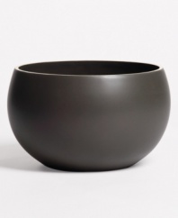 With a powdery matte finish and clean modern shape, this medium bowl from renowned designer Vera Wang brings minimalism to the table with chic style. In soft, natural graphite, it's perfect for coordinating with any decor.