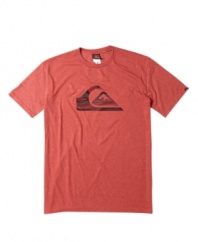 Catch the wave. This Quiksilver T shirt turns up your casual look with sweet, surfer style.