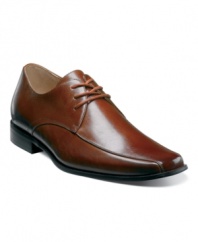 Polish off your professional wardrobe with the classic, versatile appeal of these lace-up leather oxfords from Stacy Adams. A perfect fit for all of your slacks, this pair of men's dress shoes is a must.