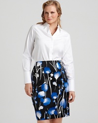 Ideal for travel, this Jones New York Collection blouse brings no-fuss style to workday dress. The non-iron, easy care look pairs perfectly with sleek trousers or high-waisted pencil skirts.