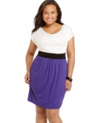 Lock up a super-cute look with Soprano's short sleeve plus size dress, spotlighting a colorblocked design.