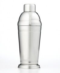 Mix a delicious cocktail with this footed 3-piece cocktail shaker from Martha Stewart Collection. Made of stainless steel, this classic shaker adds a touch of elegance to your home bar.