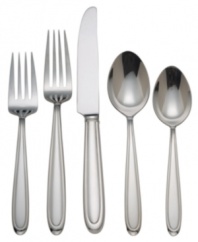 Like the soft toe of a dancer's slipper, Ballet Icing flatware ends in a round, elegant tip. A classic shape coupled with the lasting luster of 18/10 stainless steel makes the 5-piece place settings from Waterford a crowd favorite for formal and everyday dining.