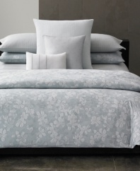 A dobby design of small diamonds brings intriguing texture to this solid Calvin Klein bedskirt in pure combed cotton. Coordinates with the Laurel bedding collection. Split corners.