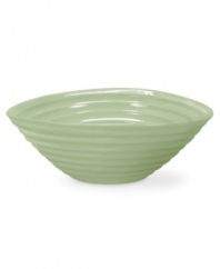 From celebrated chef and writer, Sophie Conran, comes incredibly durable dinnerware for every step of the meal, from oven to table. A ribbed texture gives this cereal bowl the charming look of traditional hand thrown pottery.
